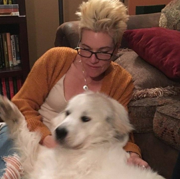 Meet your Posher, Robin - Picture 2 of 2